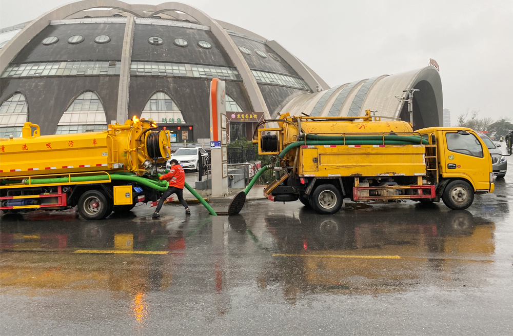 271富贵山商场管道清淤